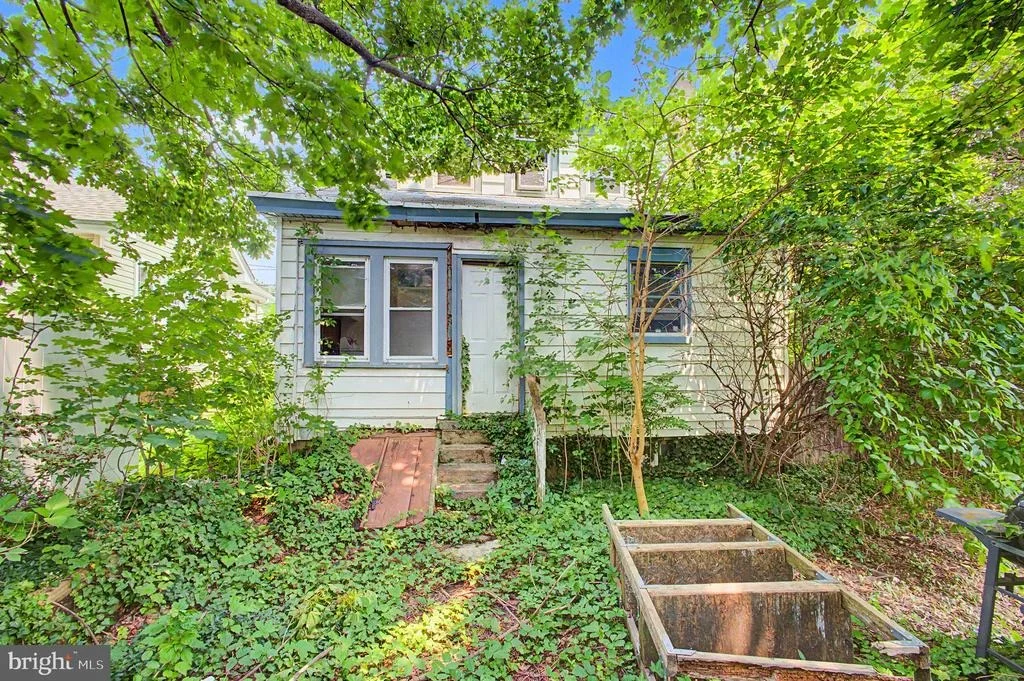 Photo of 93 LOCUST AVENUE