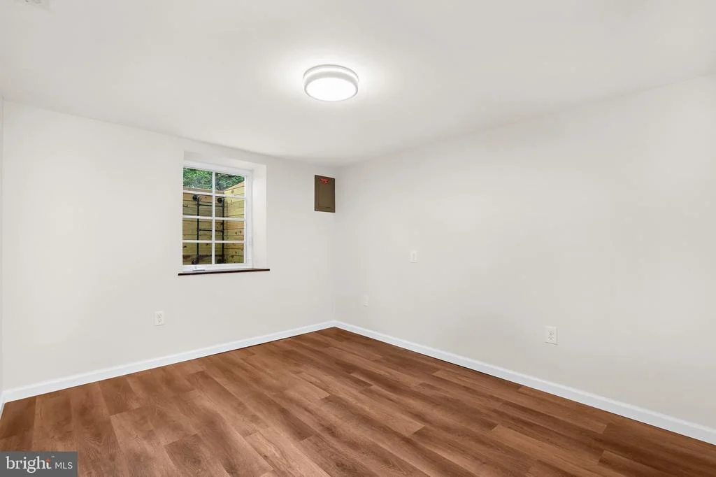 Photo of 1300 GILBERT PLACE