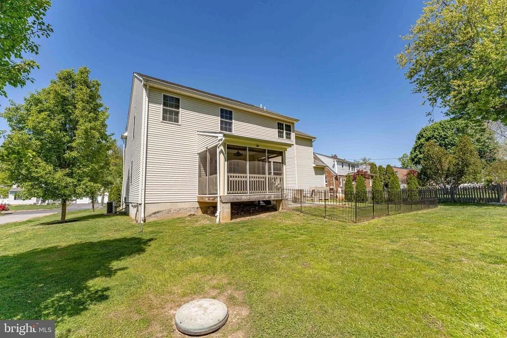 Photo of 209 W FORESTVIEW AVENUE