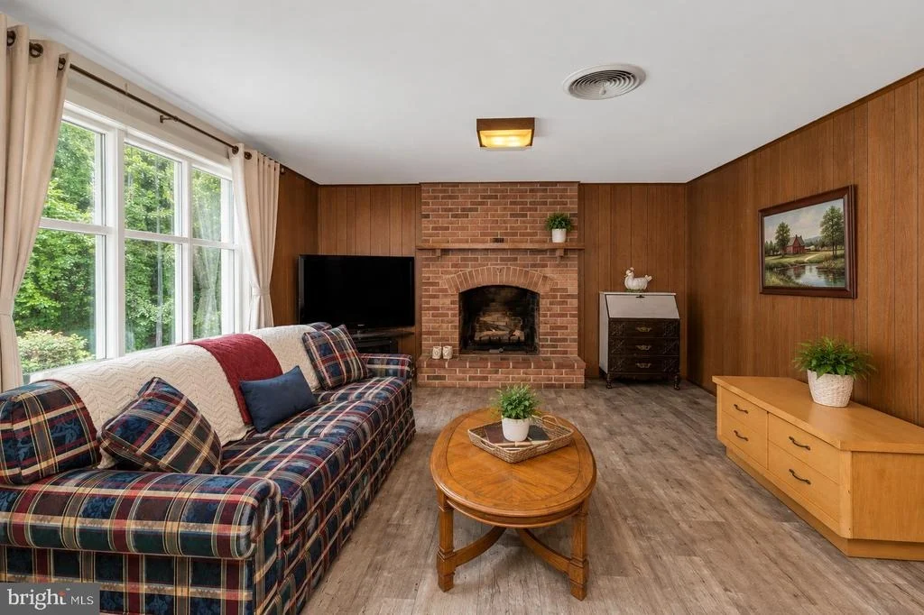 Photo of 6213 WHITE OAK DRIVE