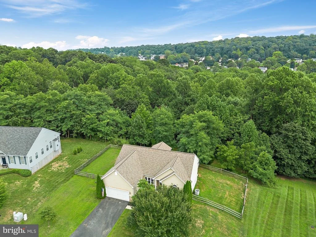 Photo of 176 SPLIT ROCK DRIVE