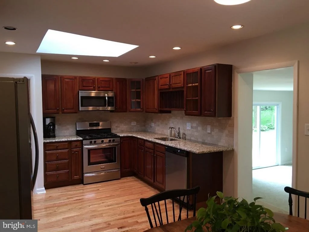 Photo of 1233 CRESTOVER ROAD