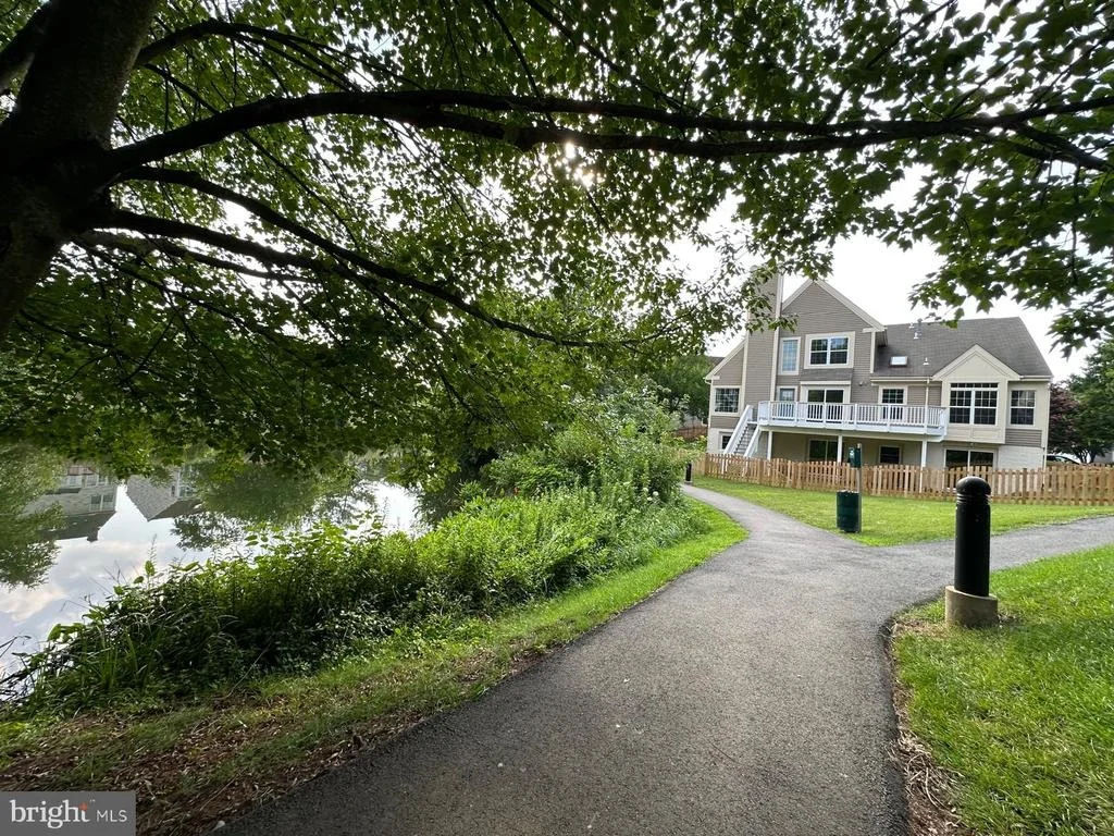 Photo of 43997 NEEDMORE COURT
