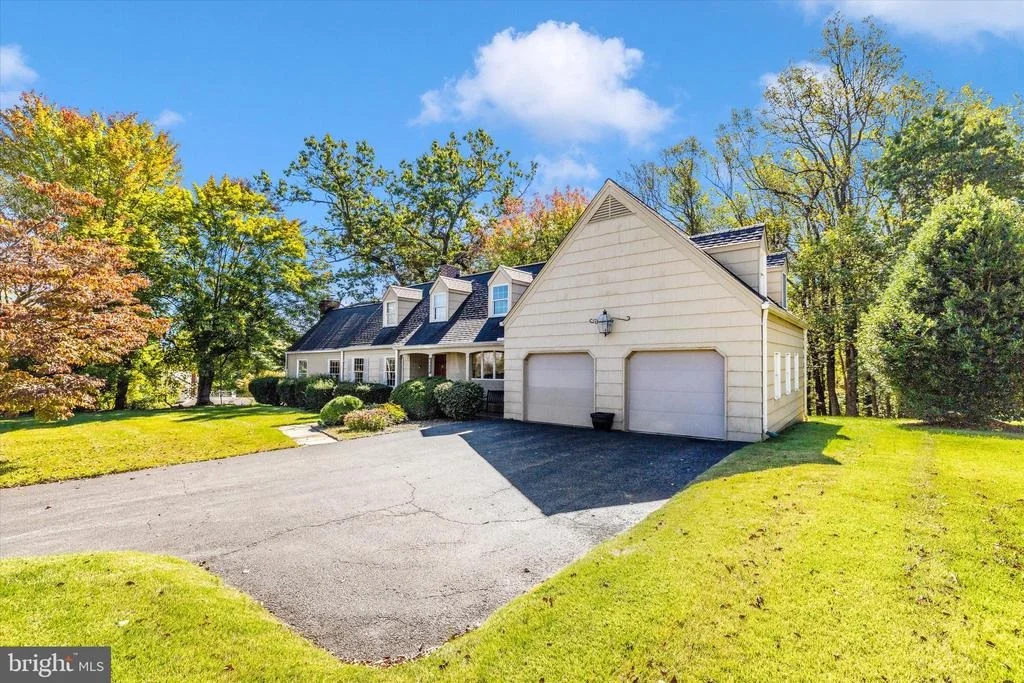Photo of 5433 SHOOKSTOWN ROAD
