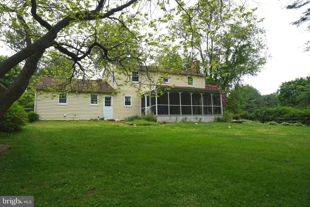 Photo of 1304 CHEZ COURT