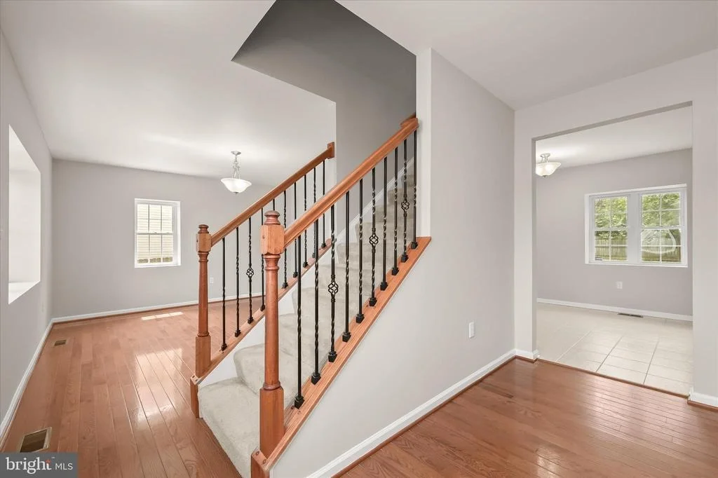 Photo of 305 BISHOP AVENUE