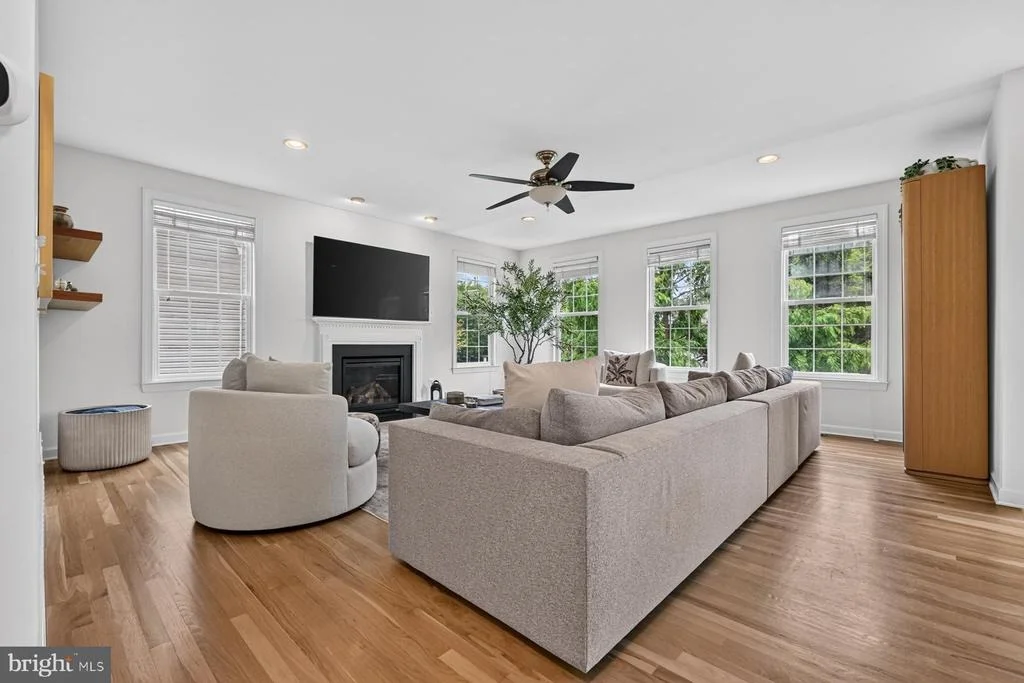 Photo of 810 MORAN DRIVE