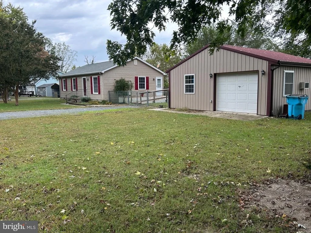 Photo of 103 HONEYSUCKLE DRIVE
