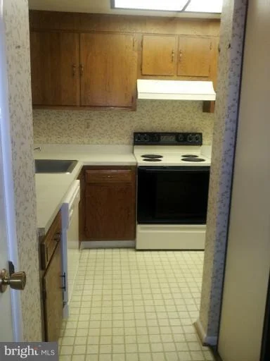 Photo of Unit 112E at 15100 GLADE DRIVE
