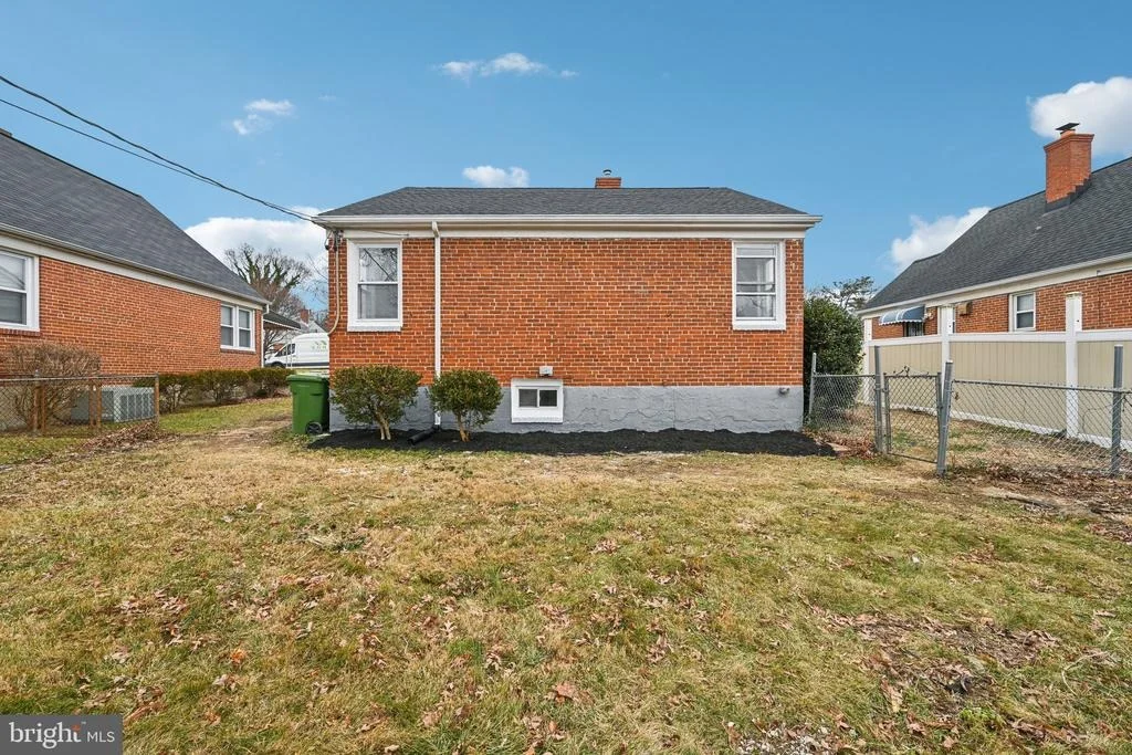 Photo of 4902 GILRAY DRIVE