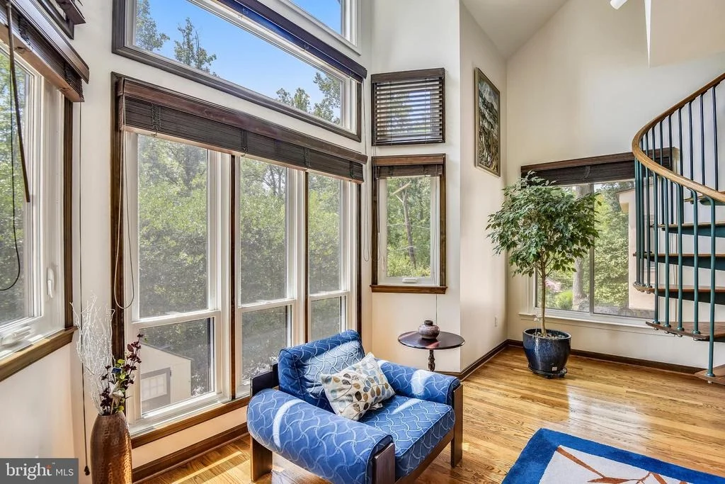 Photo of 9919 MACARTHUR BOULEVARD