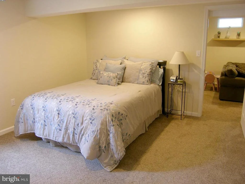 Photo of 127 BOOKHAM LANE