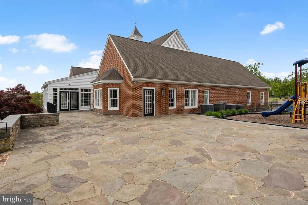 Photo of 821 BENTGRASS DRIVE