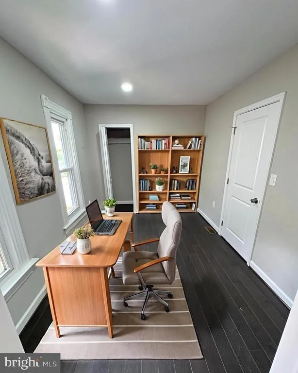 Photo of 1358 VALLEY PLACE SE
