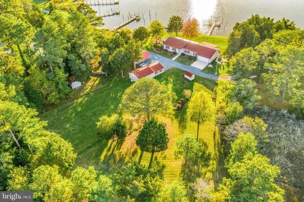 Photo of 16185 BRADBURN LANE