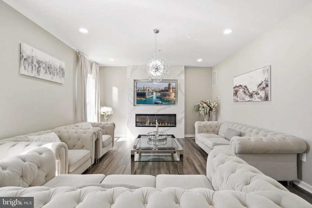 Photo of 23324 LINDSAY DRIVE