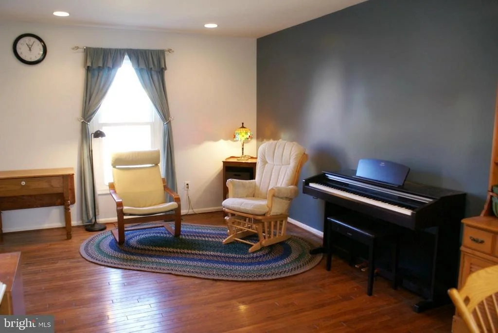 Photo of 180 STONEYBROOK COURT