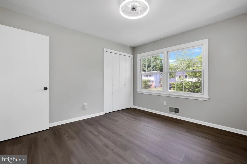 Photo of 833 LOXFORD TERRACE