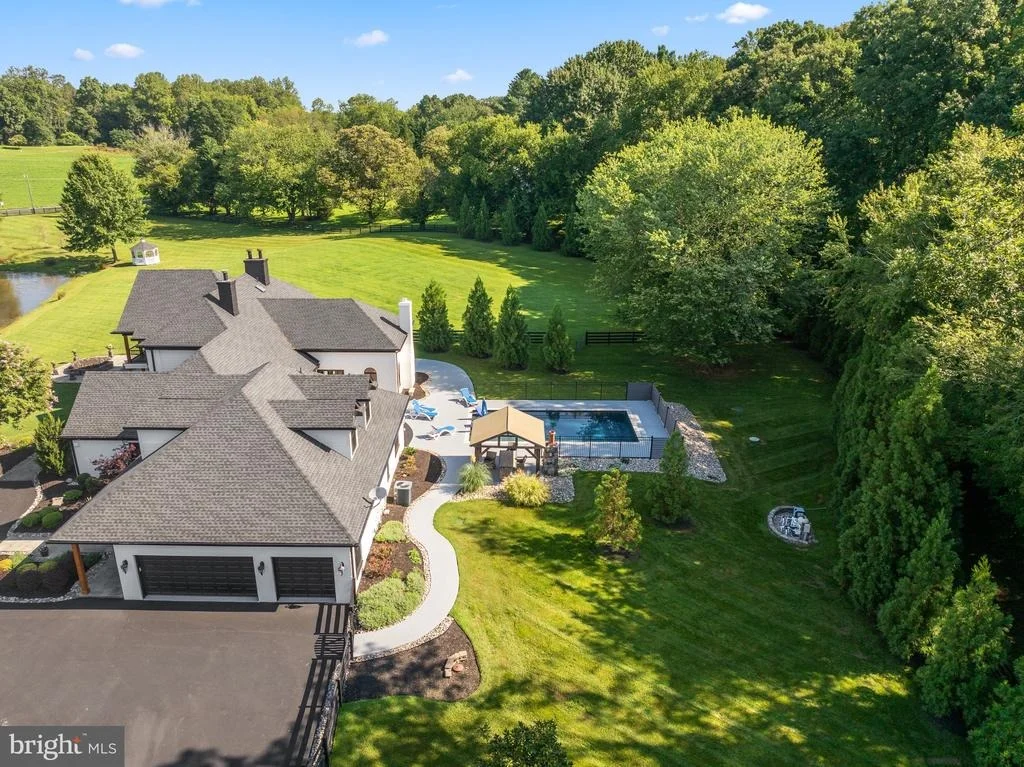 Photo of 19427 ROLLING HILLS DRIVE