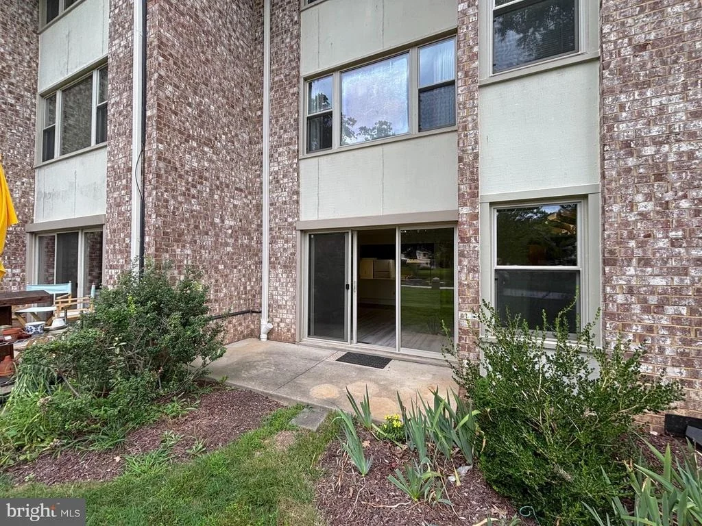Photo of Unit 71D at 3600 GLENEAGLES DRIVE