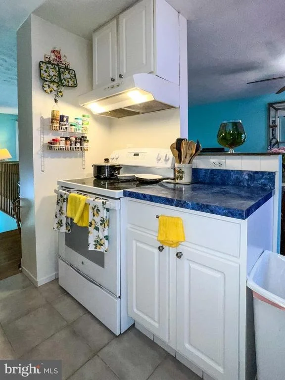 Photo of 121 DEERFIELD PLACE