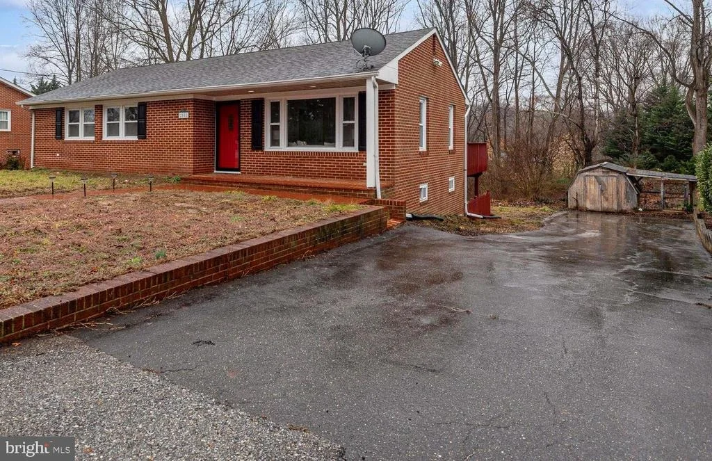 Photo of 2558 HILLSIDE DRIVE