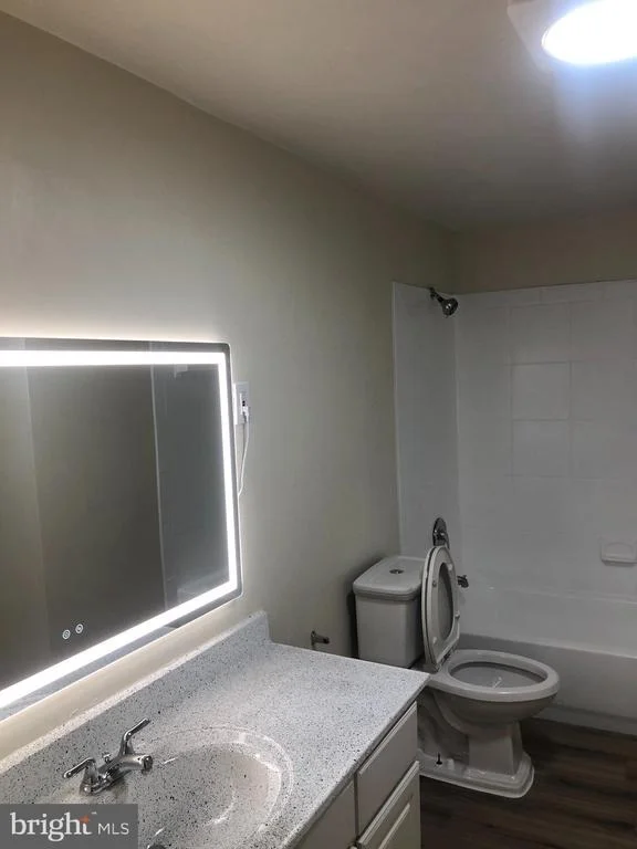 Photo of 516 MENTOR AVENUE