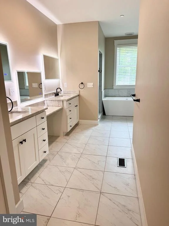 Photo of 1222 CARROLLTON LANE