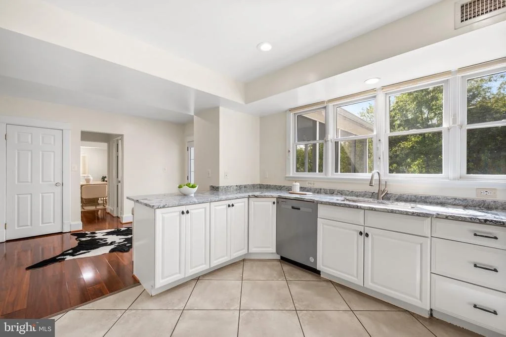 Photo of 406 LEIGHTON AVENUE