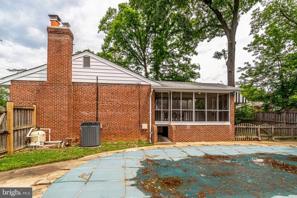 Photo of 4235 SIDEBURN ROAD