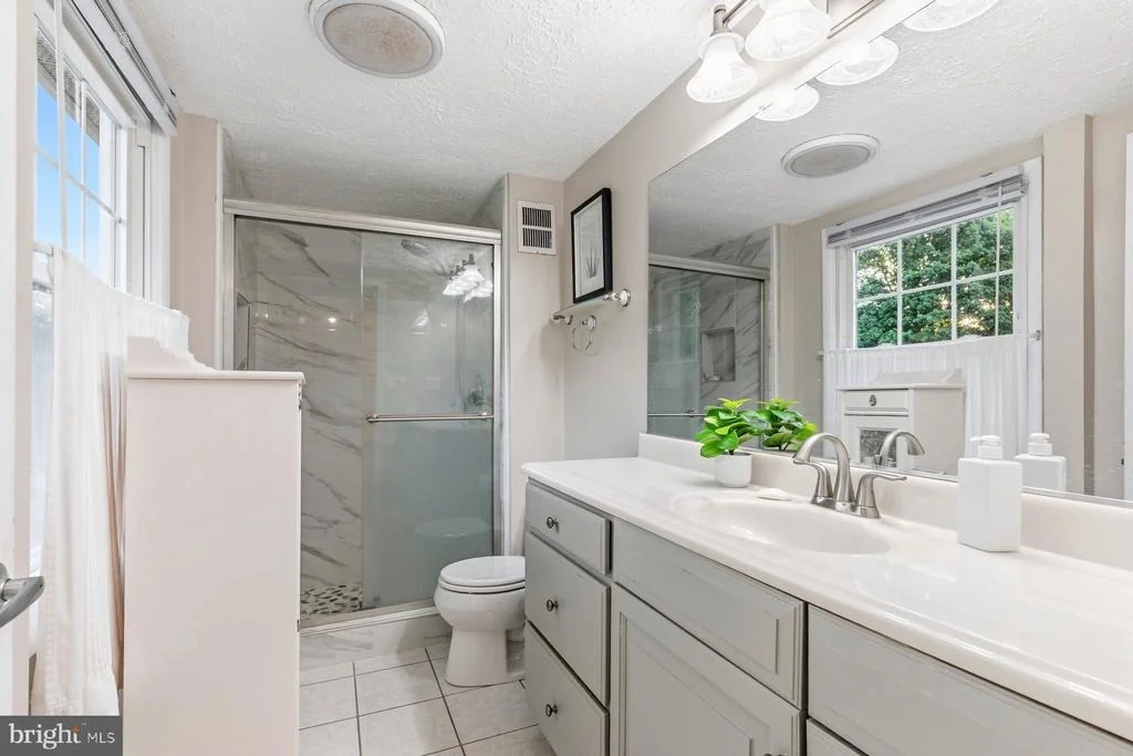 Photo of 935 MARINE DRIVE