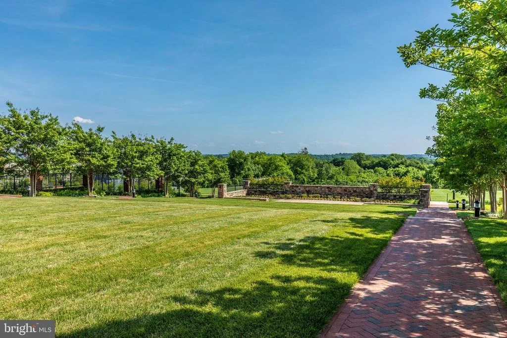 Photo of 529 POTOMAC VIEW PARKWAY