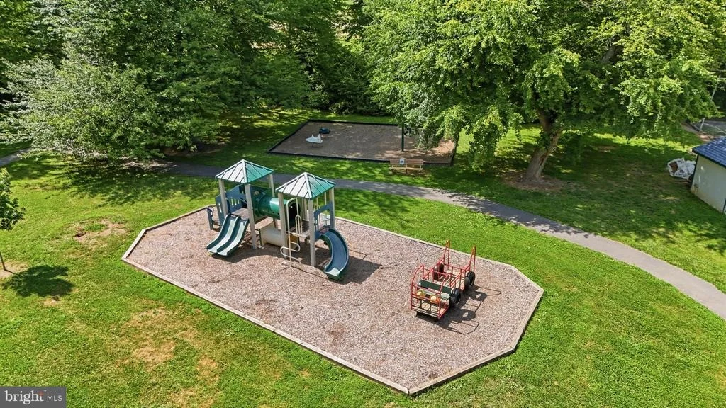 Photo of 8117 RUNNYMEADE DRIVE