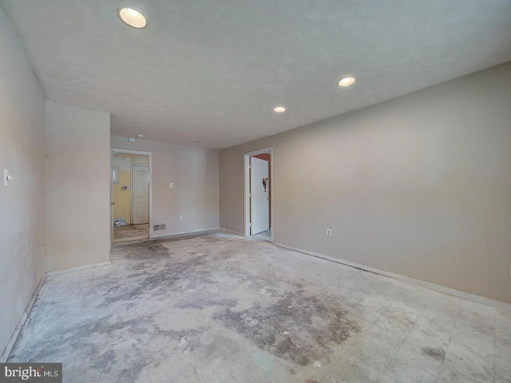 Photo of 9303 KIMBARK AVENUE