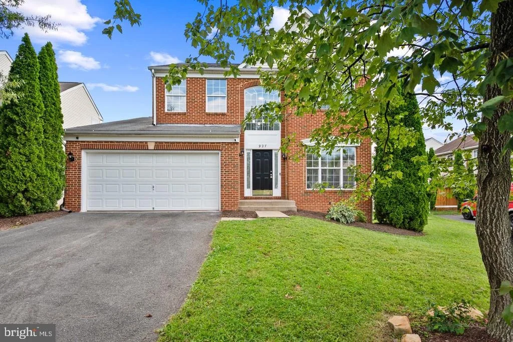 Photo of 927 FAIRWOOD DRIVE