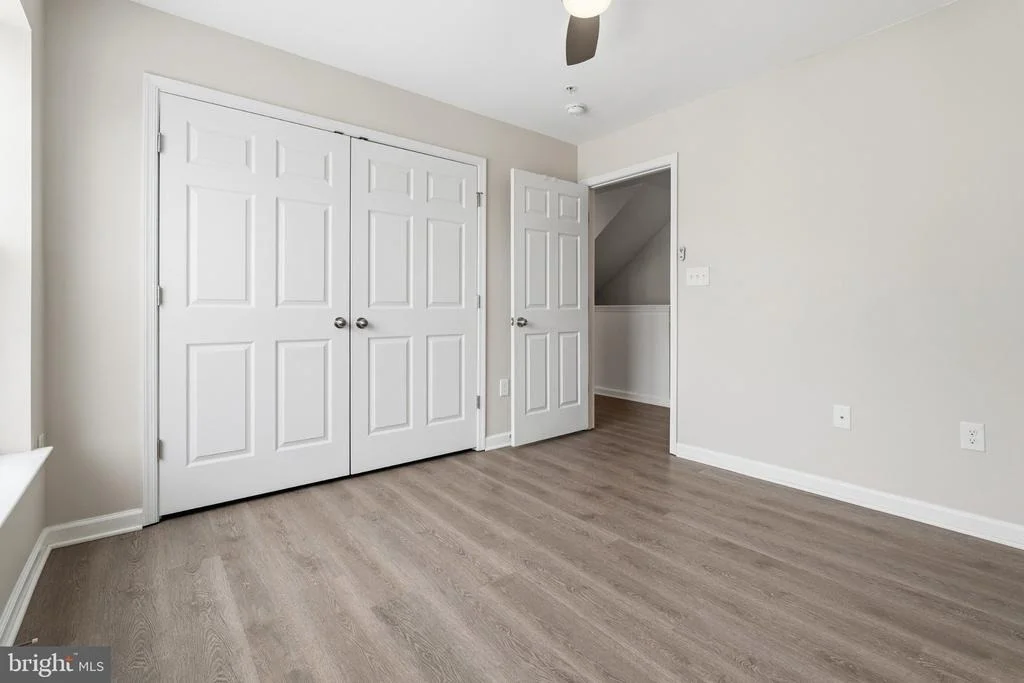 Photo of 5902 FORUM SQUARE