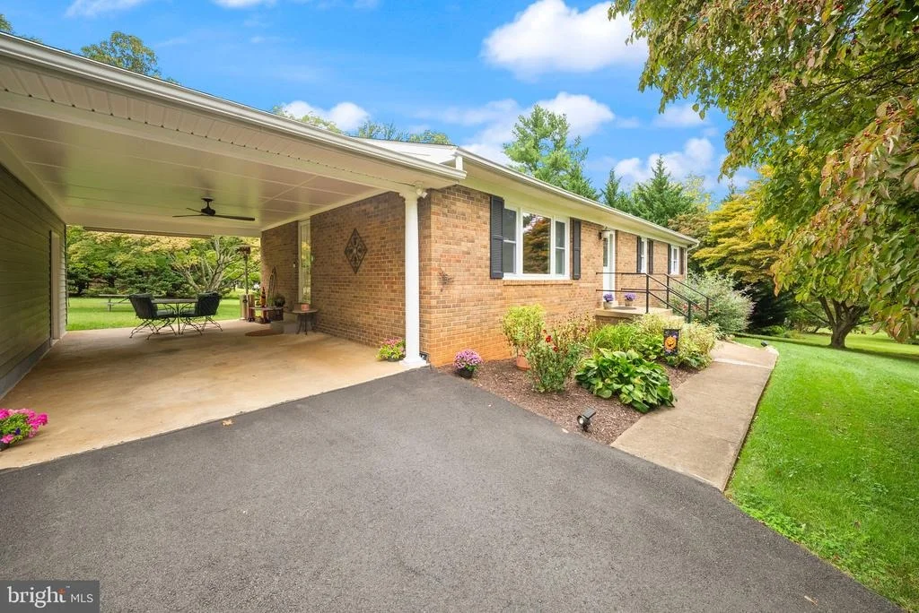 Photo of 4580 AKERS LANE