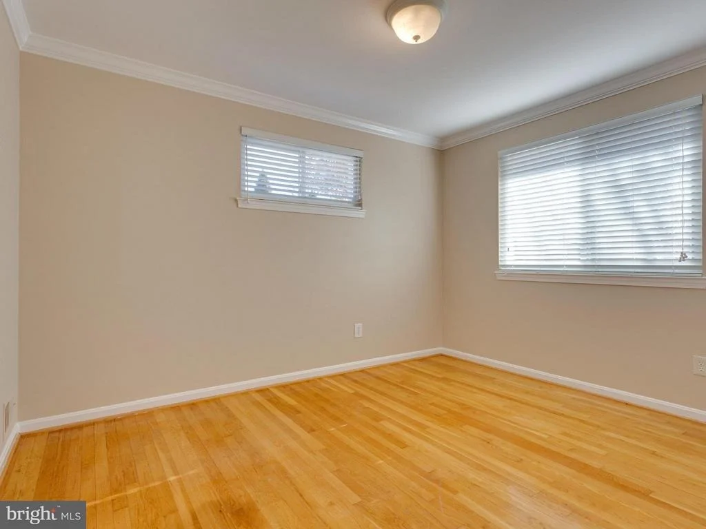 Photo of 8702 VICTORIA ROAD