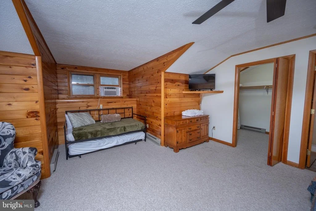 Photo of 526 GLEANINGS DRIVE