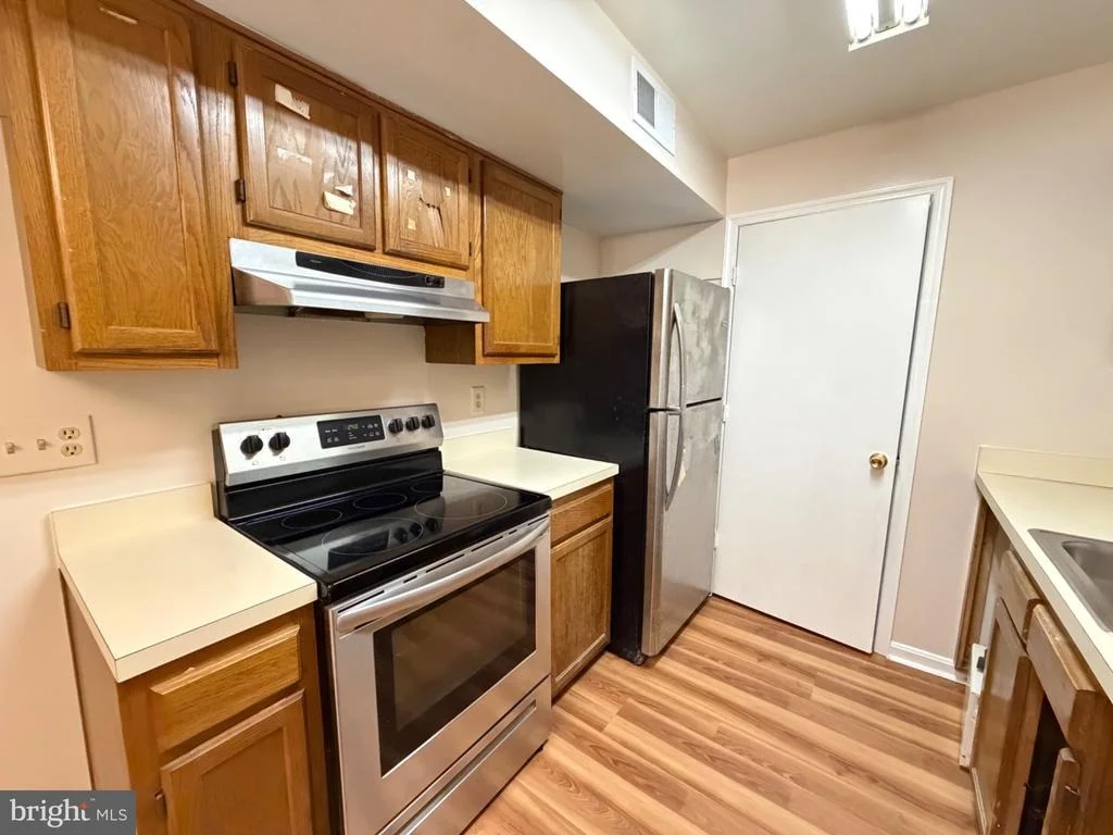 Photo of Unit 12CA at 2403 NORMANDY SQUARE PLACE