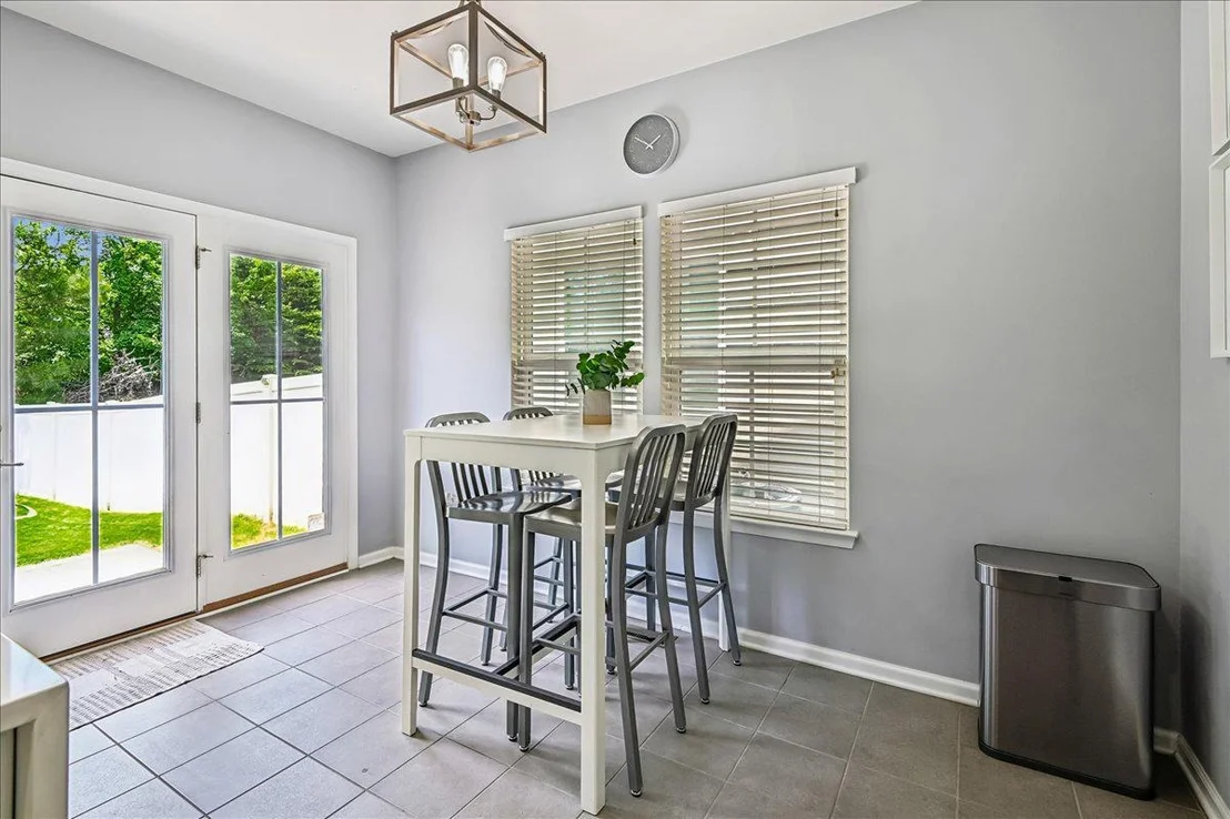 Photo of 8124 MEADOWGATE CIRCLE