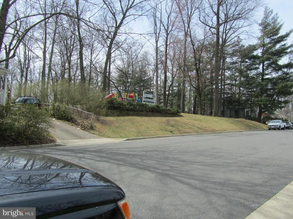 Photo of 10816 SCOTT DRIVE