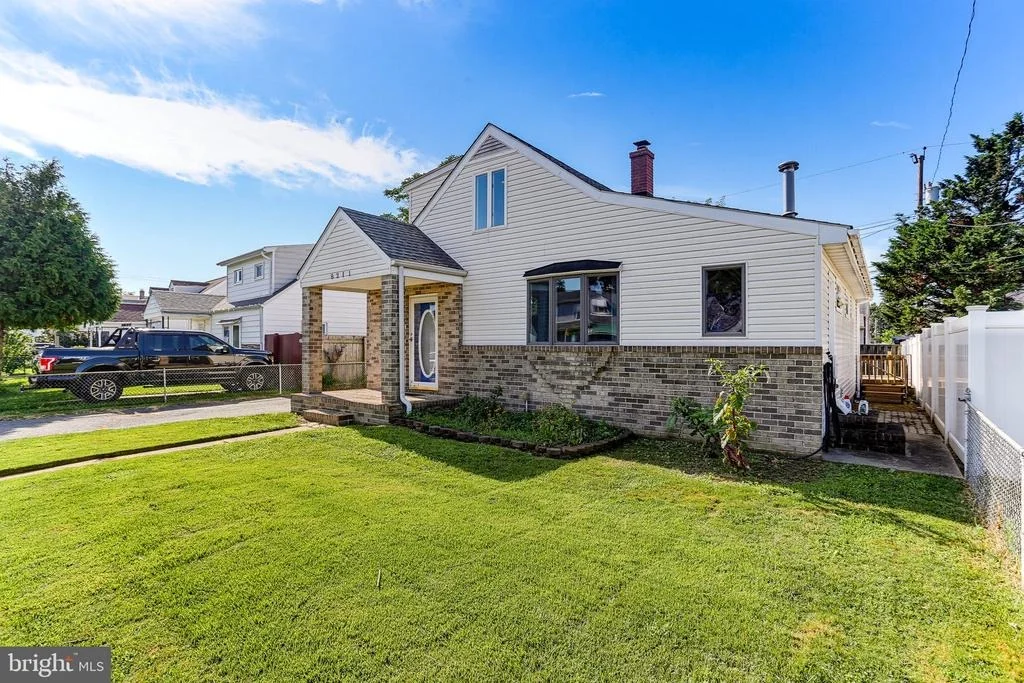 Photo of 8211 LONGPOINT ROAD