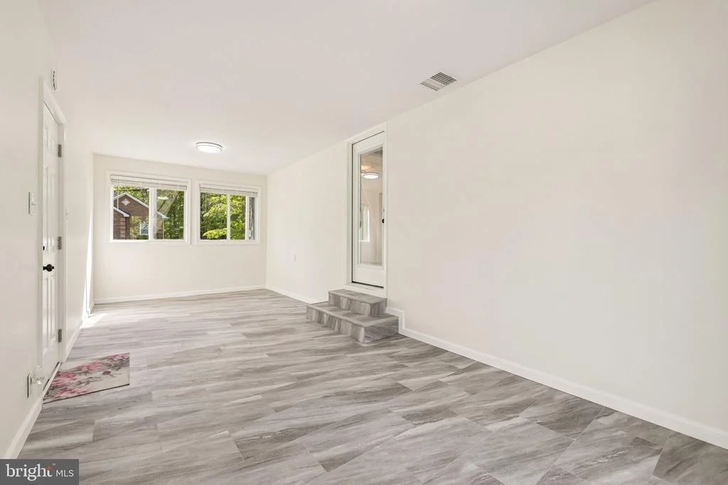 Photo of 816 MEADOW ROAD