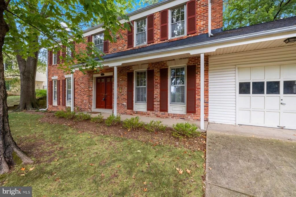 Photo of 8402 MARGO ROAD