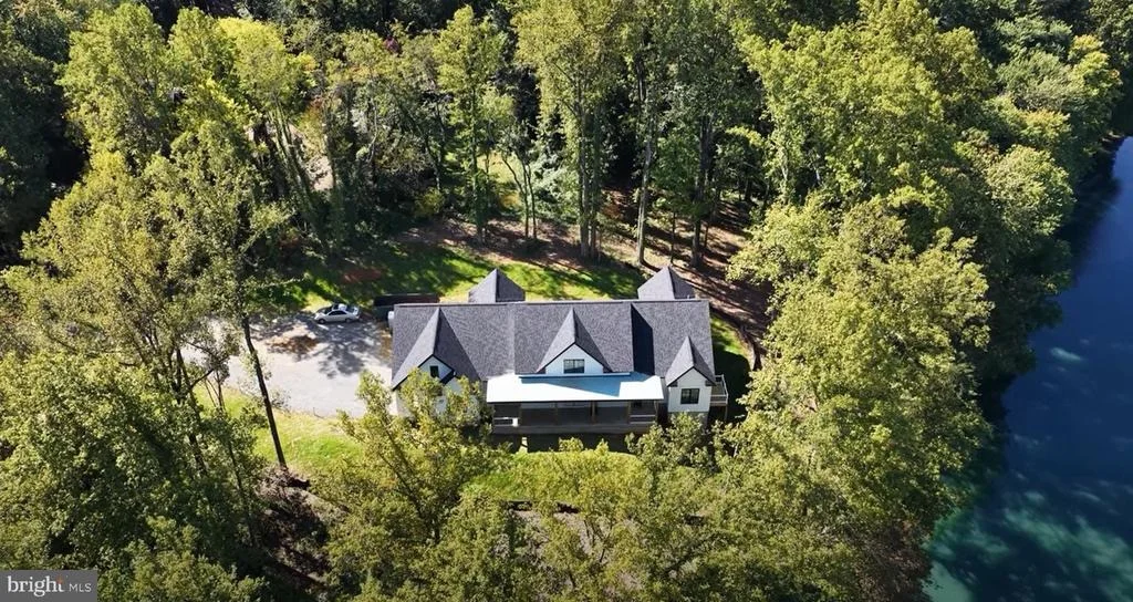 Photo of 8186 MEETZE ROAD