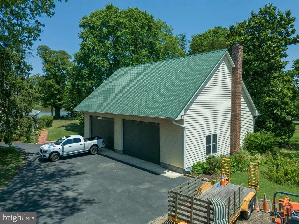 Photo of 2208 HORNS POINT ROAD