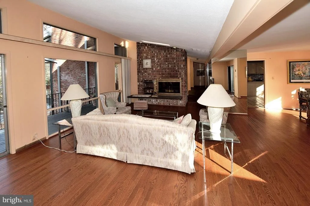 Photo of 4 BUTTONWOOD LANE