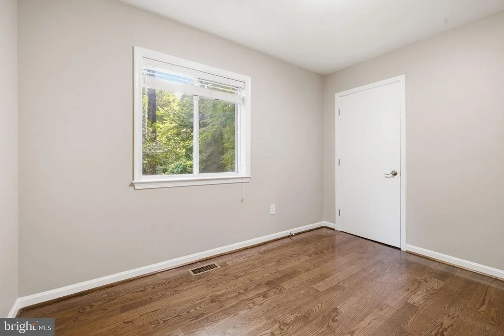 Photo of 7371 CROWN LANE