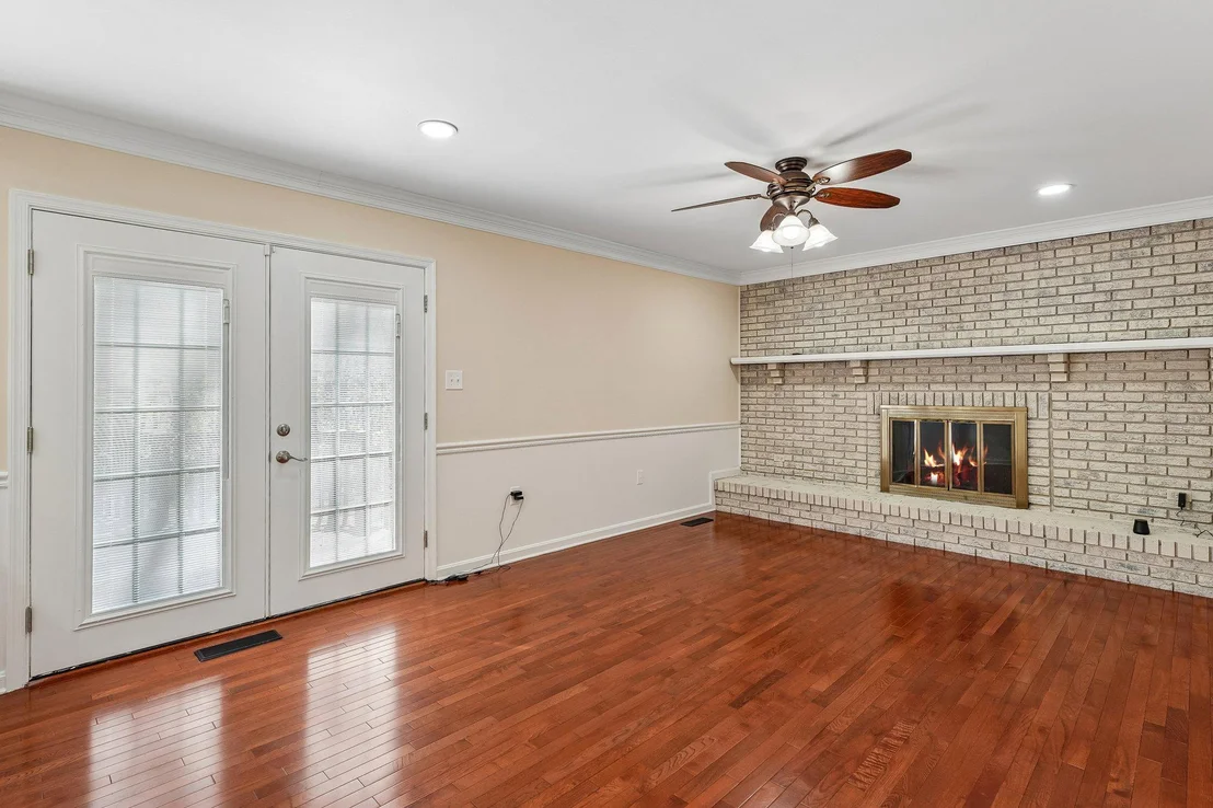 Photo of 8600 VALLEY DR